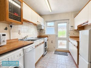 Kitchen- click for photo gallery